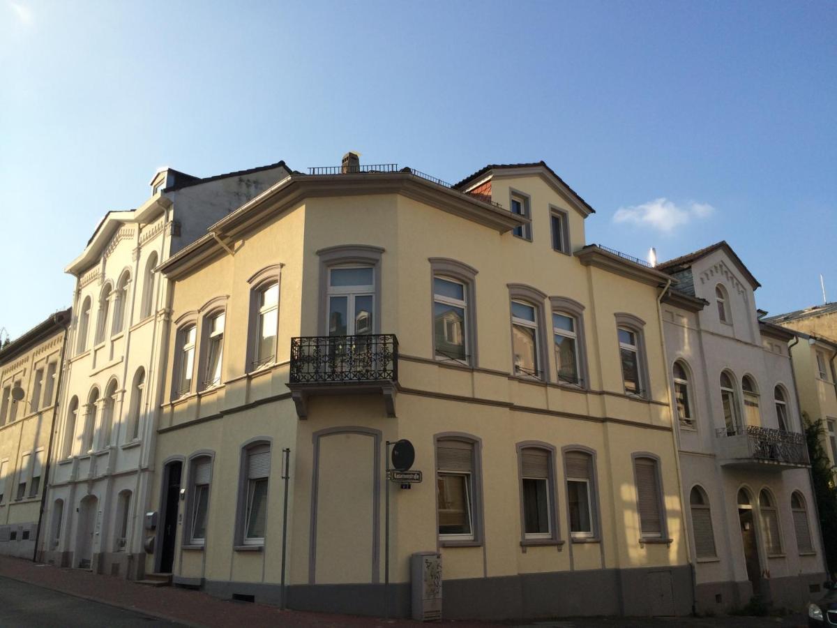 Grosses Und Helles Innenstadt Apartment - Ferienwohnung Bad Homburg vor der Höhe Esterno foto